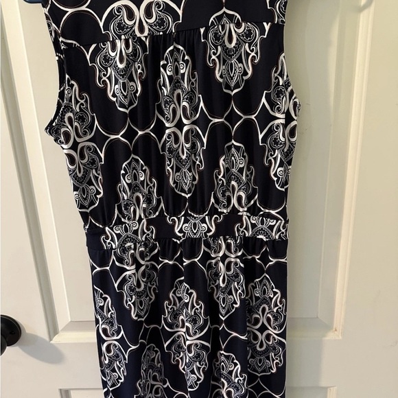 Banana Republic navy and White Midi Dress - Picture 4 of 4